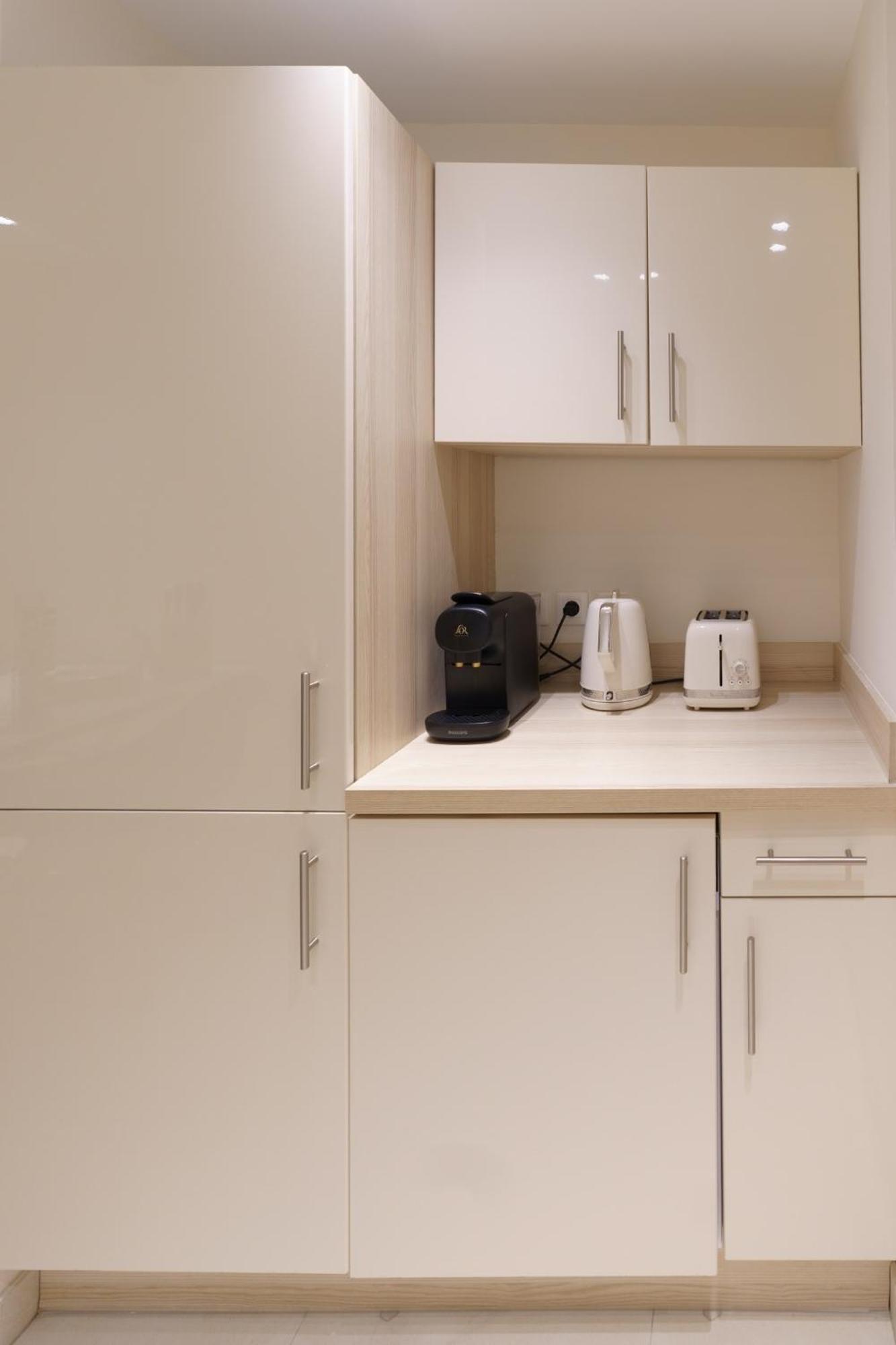 Cannes: Superbe De Type T2 Pour 4 Pers Appartement